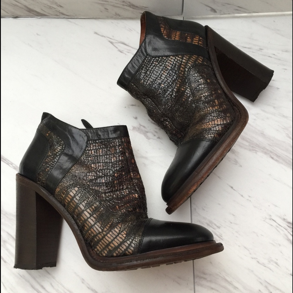 RARE UGG Collection Black and Black and Cream Snakeskin Bootie